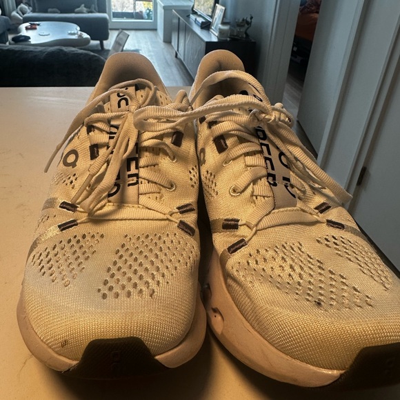 On Cloud Surfer Women's White Running Shoes - Picture 2 of 6